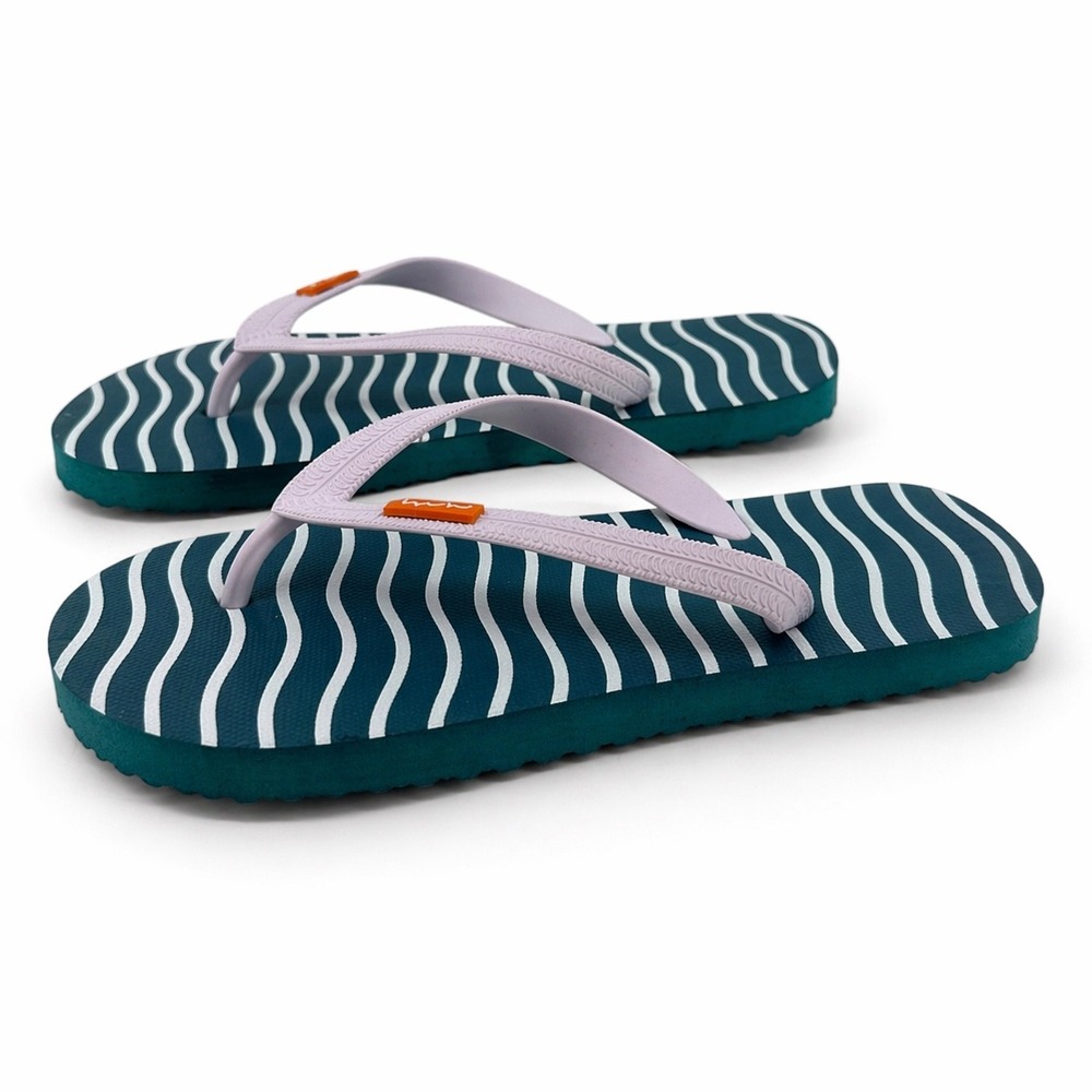 Paséa Hotel Flip Flops S/M Teal Wave Lavender Strap NWOT Beach Sandals